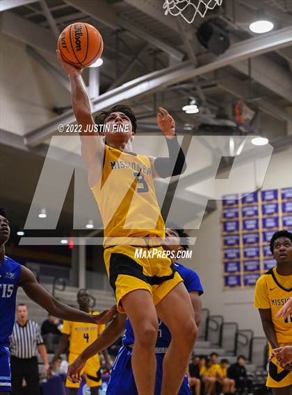 Thumbnail 3 in Curtis @ Mission Bay (Torrey Pines Holiday Classic) photogallery.