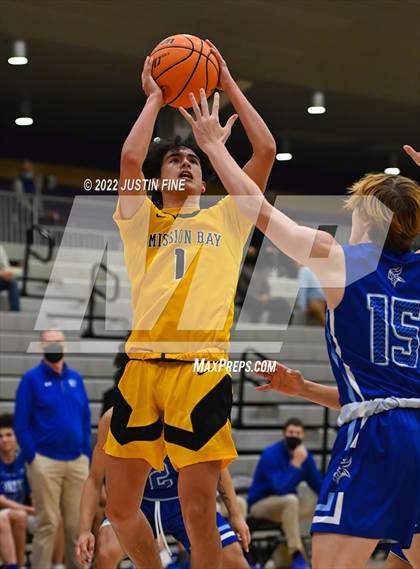 Thumbnail 3 in Curtis @ Mission Bay (Torrey Pines Holiday Classic) photogallery.