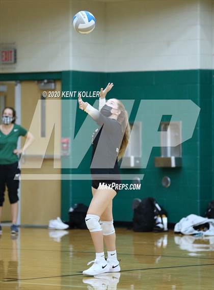 Thumbnail 2 in Eisenhower @ Lake Orion photogallery.