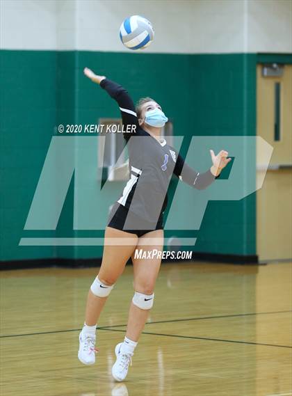 Thumbnail 3 in Eisenhower @ Lake Orion photogallery.