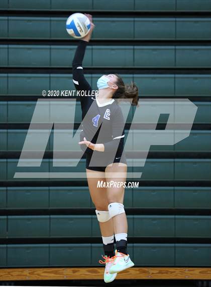 Thumbnail 1 in Eisenhower @ Lake Orion photogallery.