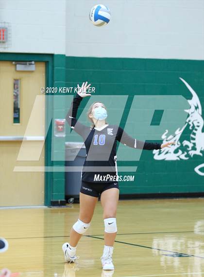 Thumbnail 2 in Eisenhower @ Lake Orion photogallery.