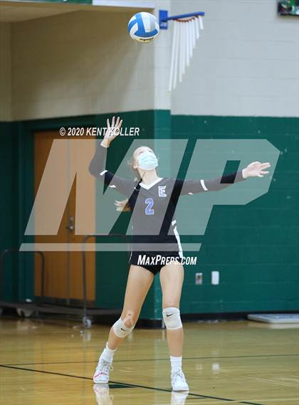 Thumbnail 2 in Eisenhower @ Lake Orion photogallery.