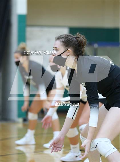 Thumbnail 3 in Eisenhower @ Lake Orion photogallery.
