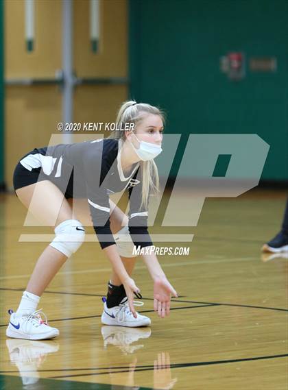 Thumbnail 1 in Eisenhower @ Lake Orion photogallery.
