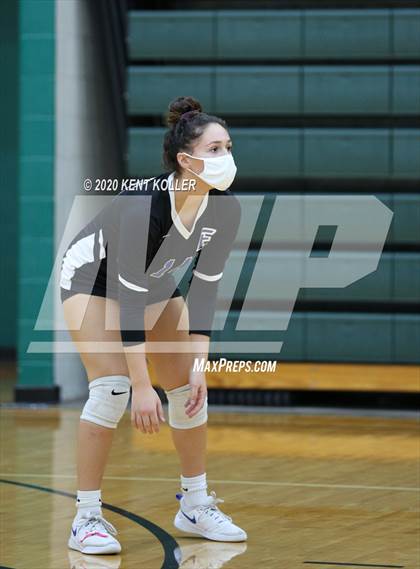 Thumbnail 1 in Eisenhower @ Lake Orion photogallery.