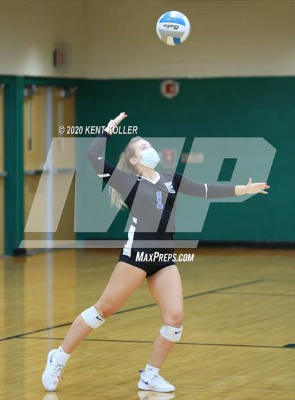 Thumbnail 3 in Eisenhower @ Lake Orion photogallery.