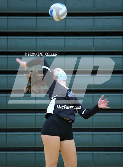 Thumbnail 3 in Eisenhower @ Lake Orion photogallery.