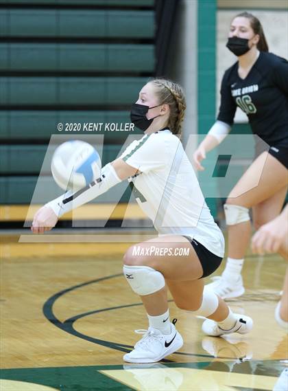 Thumbnail 1 in Eisenhower @ Lake Orion photogallery.