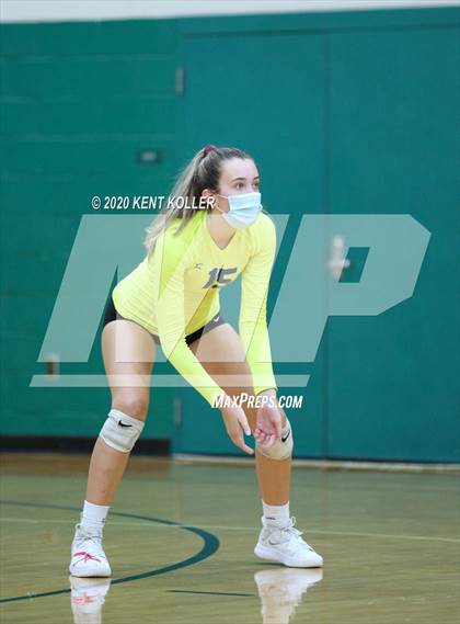 Thumbnail 2 in Eisenhower @ Lake Orion photogallery.