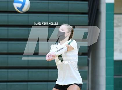 Thumbnail 3 in Eisenhower @ Lake Orion photogallery.