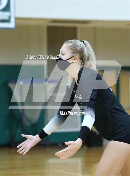 Thumbnail 2 in Eisenhower @ Lake Orion photogallery.