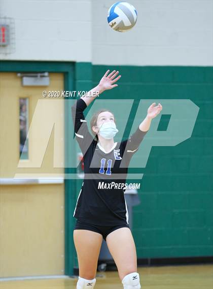 Thumbnail 1 in Eisenhower @ Lake Orion photogallery.