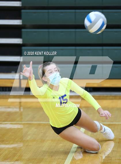 Thumbnail 1 in Eisenhower @ Lake Orion photogallery.