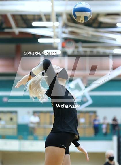 Thumbnail 2 in Eisenhower @ Lake Orion photogallery.