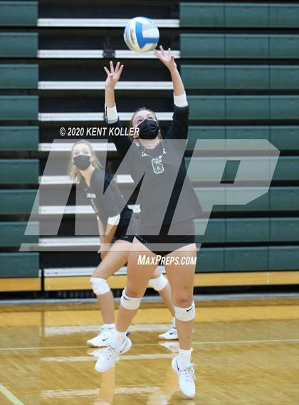 Thumbnail 2 in Eisenhower @ Lake Orion photogallery.