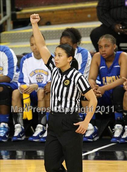 Thumbnail 2 in Pinewood vs. St. Bernard (CIF State D5 Final) photogallery.