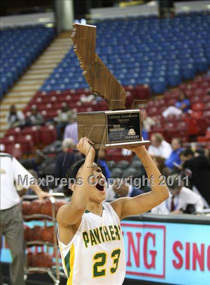Thumbnail 2 in Pinewood vs. St. Bernard (CIF State D5 Final) photogallery.