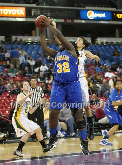 Thumbnail 3 in Pinewood vs. St. Bernard (CIF State D5 Final) photogallery.
