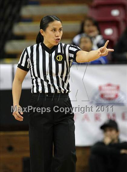 Thumbnail 1 in Pinewood vs. St. Bernard (CIF State D5 Final) photogallery.