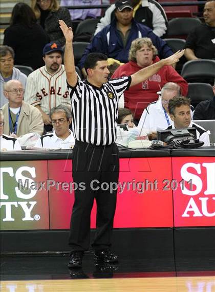 Thumbnail 2 in Pinewood vs. St. Bernard (CIF State D5 Final) photogallery.