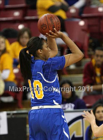 Thumbnail 2 in Pinewood vs. St. Bernard (CIF State D5 Final) photogallery.