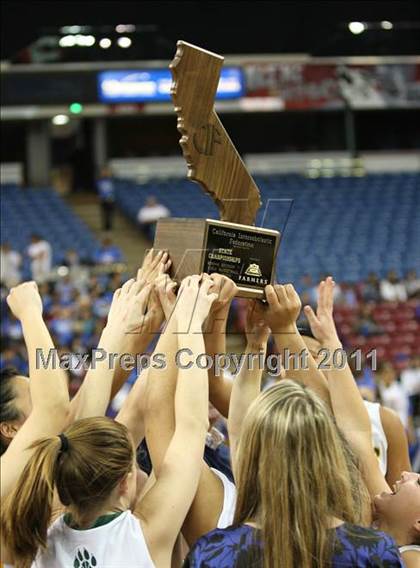 Thumbnail 1 in Pinewood vs. St. Bernard (CIF State D5 Final) photogallery.