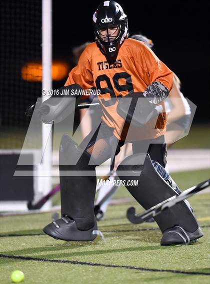 Thumbnail 3 in Mamaroneck vs. Scarsdale (Section 1 Class A Final) photogallery.