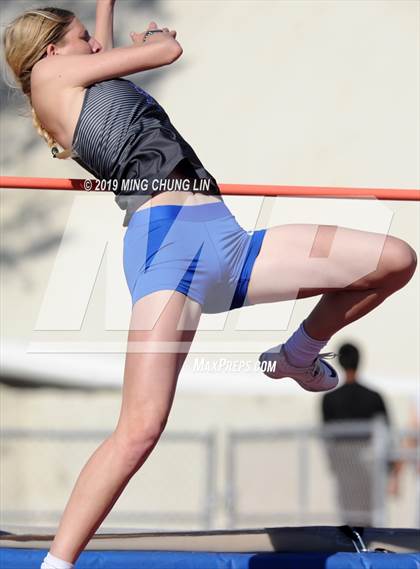 Thumbnail 3 in 50th Asics Laguna Beach Trophy Invitational (High Jump) photogallery.