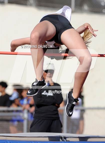 Thumbnail 3 in 50th Asics Laguna Beach Trophy Invitational (High Jump) photogallery.
