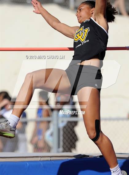 Thumbnail 2 in 50th Asics Laguna Beach Trophy Invitational (High Jump) photogallery.