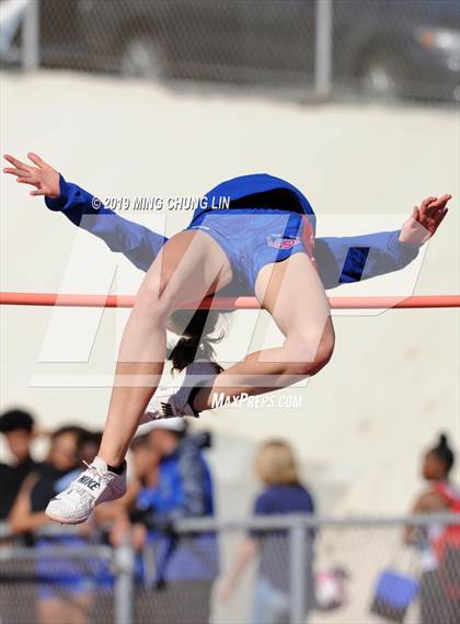 Thumbnail 1 in 50th Asics Laguna Beach Trophy Invitational (High Jump) photogallery.