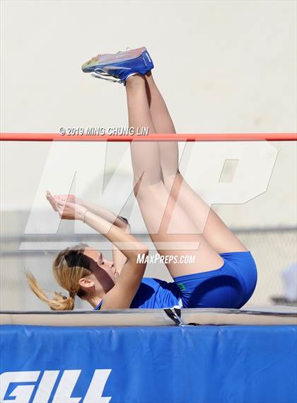 Thumbnail 2 in 50th Asics Laguna Beach Trophy Invitational (High Jump) photogallery.