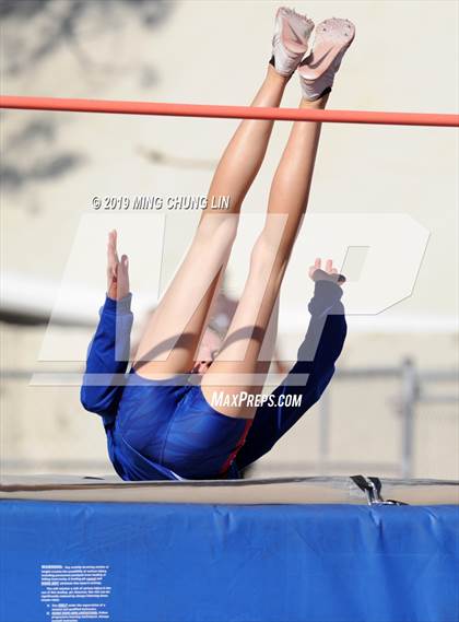 Thumbnail 2 in 50th Asics Laguna Beach Trophy Invitational (High Jump) photogallery.
