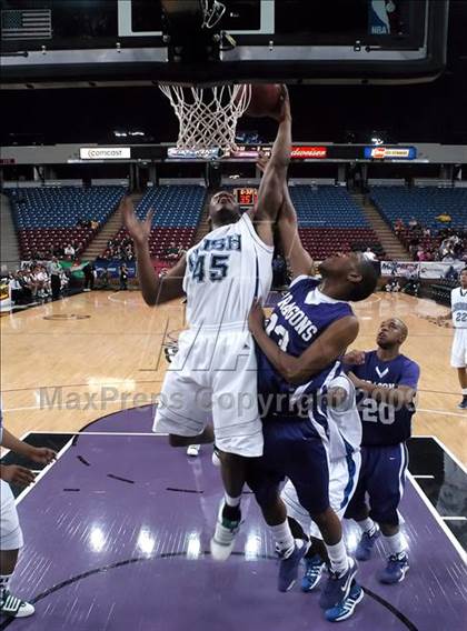 Thumbnail 2 in Sacramento vs. Sacred Heart Cathedral (CIF NorCal D3 Final) photogallery.