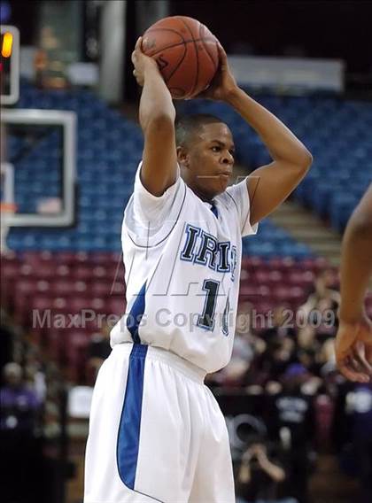 Thumbnail 2 in Sacramento vs. Sacred Heart Cathedral (CIF NorCal D3 Final) photogallery.