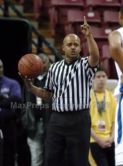 Thumbnail 3 in Sacramento vs. Sacred Heart Cathedral (CIF NorCal D3 Final) photogallery.