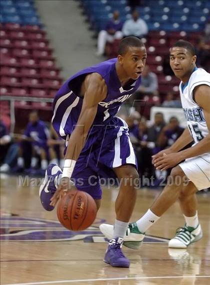 Thumbnail 3 in Sacramento vs. Sacred Heart Cathedral (CIF NorCal D3 Final) photogallery.