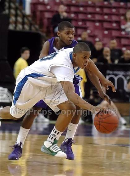 Thumbnail 1 in Sacramento vs. Sacred Heart Cathedral (CIF NorCal D3 Final) photogallery.