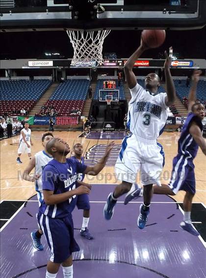 Thumbnail 1 in Sacramento vs. Sacred Heart Cathedral (CIF NorCal D3 Final) photogallery.