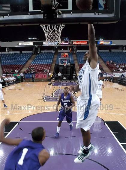 Thumbnail 3 in Sacramento vs. Sacred Heart Cathedral (CIF NorCal D3 Final) photogallery.