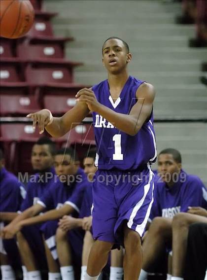 Thumbnail 1 in Sacramento vs. Sacred Heart Cathedral (CIF NorCal D3 Final) photogallery.