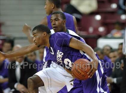 Thumbnail 1 in Sacramento vs. Sacred Heart Cathedral (CIF NorCal D3 Final) photogallery.