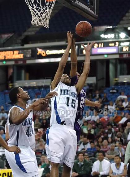 Thumbnail 2 in Sacramento vs. Sacred Heart Cathedral (CIF NorCal D3 Final) photogallery.