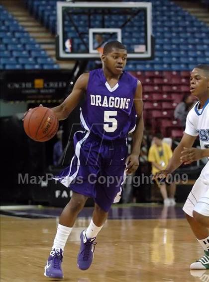 Thumbnail 3 in Sacramento vs. Sacred Heart Cathedral (CIF NorCal D3 Final) photogallery.