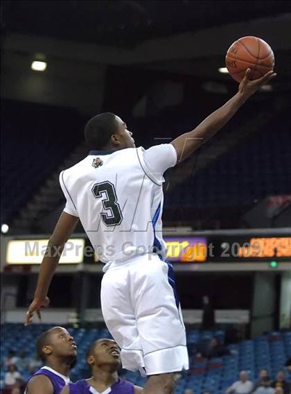 Thumbnail 3 in Sacramento vs. Sacred Heart Cathedral (CIF NorCal D3 Final) photogallery.