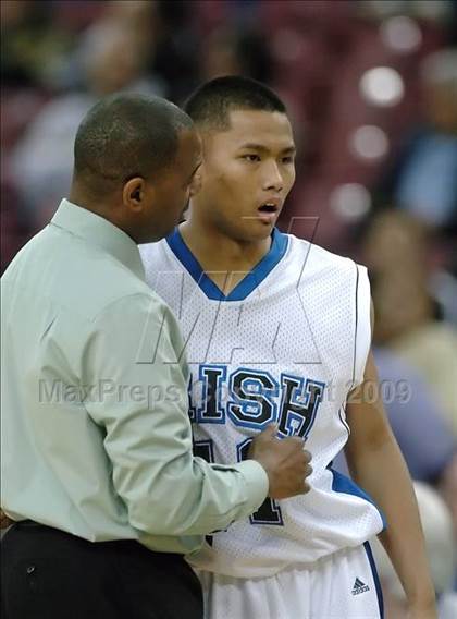 Thumbnail 1 in Sacramento vs. Sacred Heart Cathedral (CIF NorCal D3 Final) photogallery.