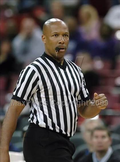 Thumbnail 1 in Sacramento vs. Sacred Heart Cathedral (CIF NorCal D3 Final) photogallery.