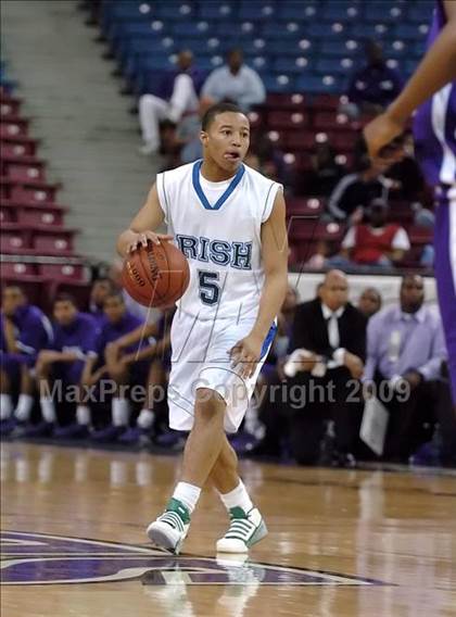 Thumbnail 2 in Sacramento vs. Sacred Heart Cathedral (CIF NorCal D3 Final) photogallery.