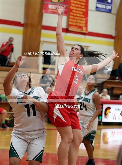 Thumbnail 3 in Hug vs. Truckee photogallery.